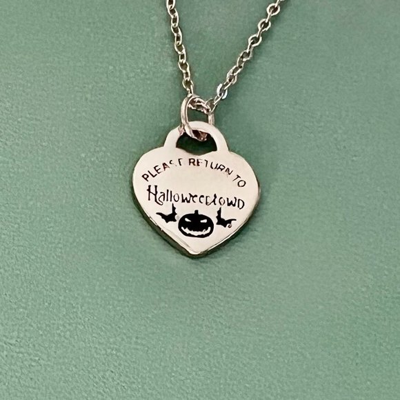 Halloweentown pumpkin and bats heart sterling silver necklace - Picture 1 of 6